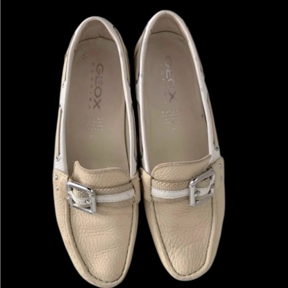 GEOXrespira cream beige Leather  Flats moccasins loafers preppy comfortable US7